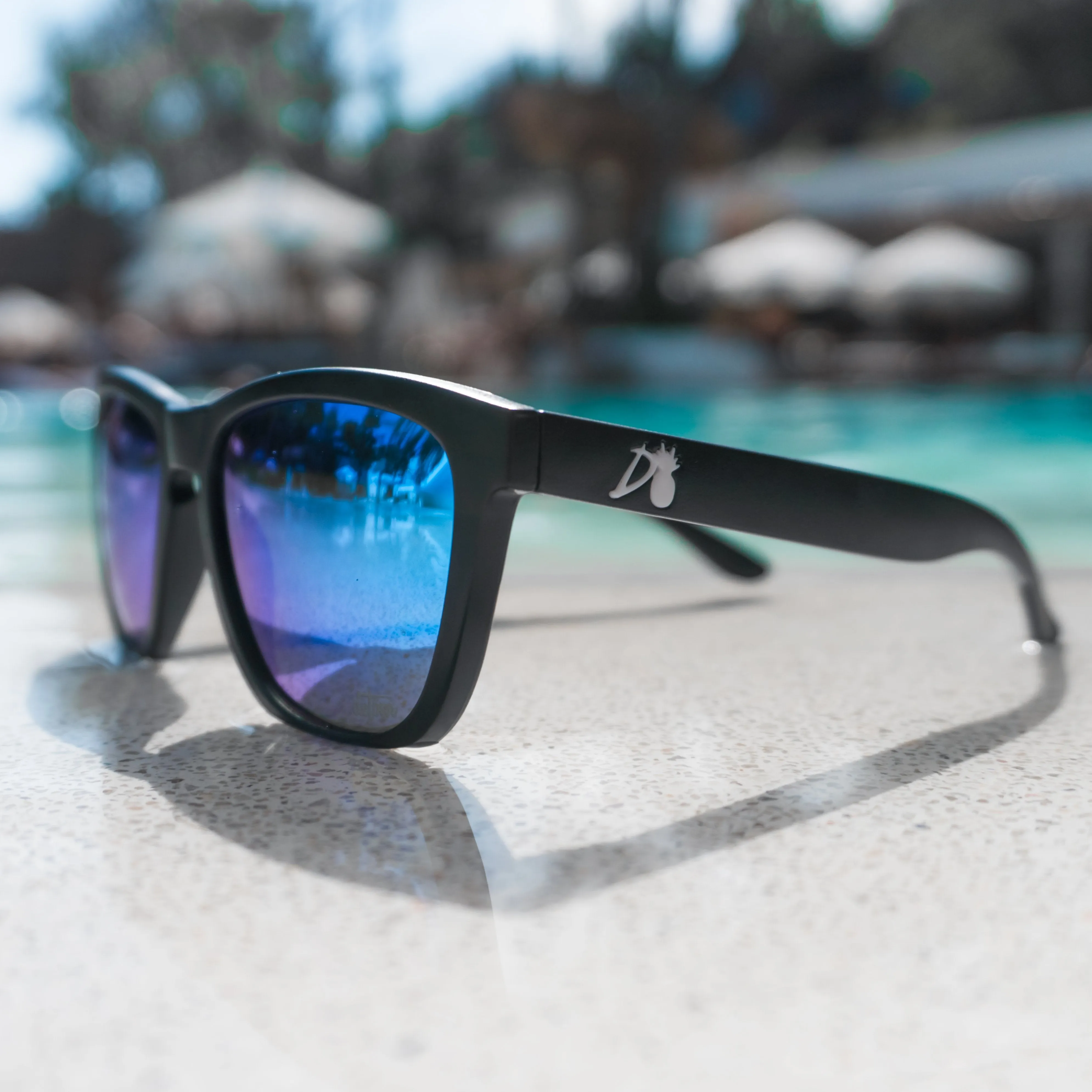 Matte Black - Electric Blue Lens Polarized - Essentials