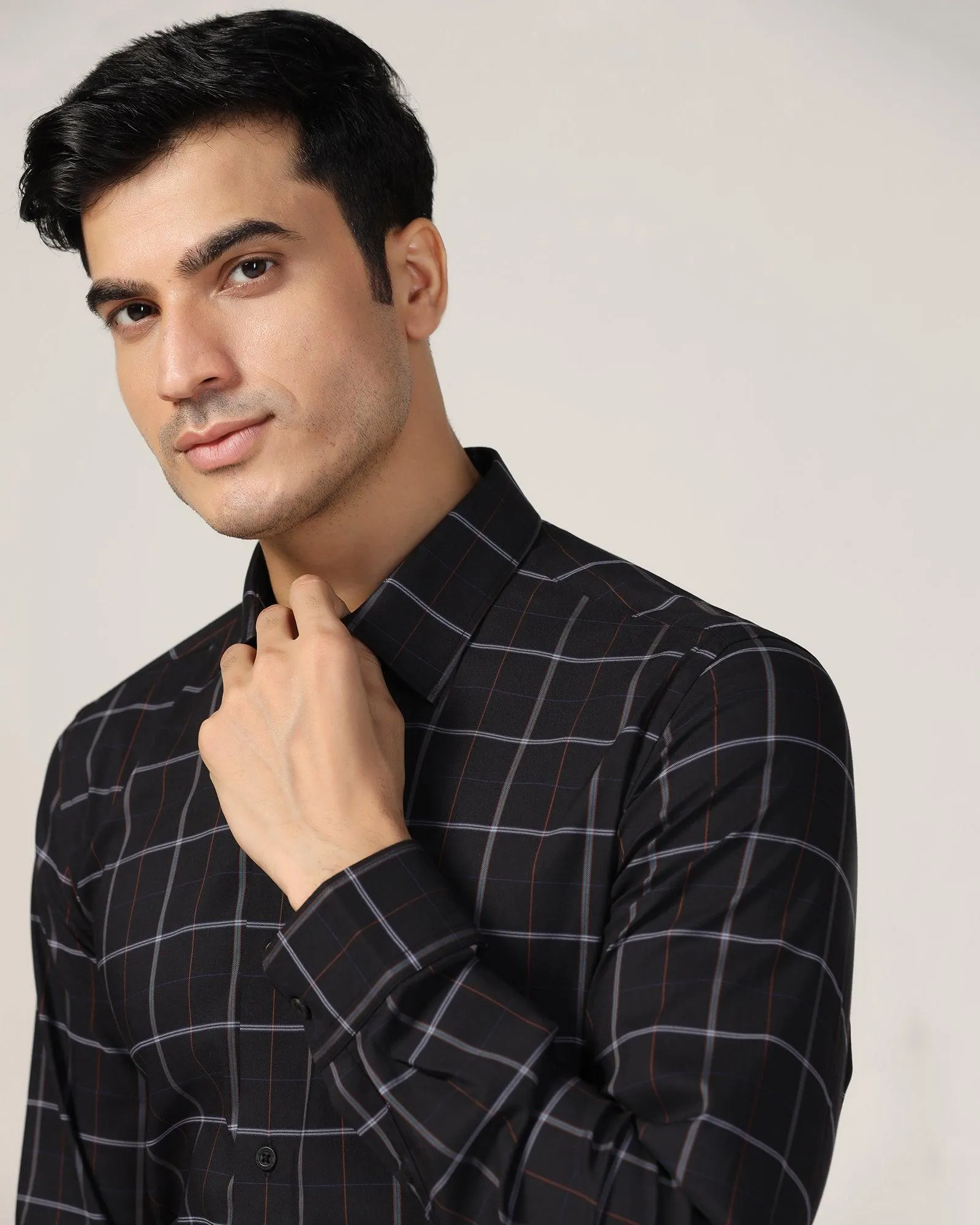 TechPro Formal Black Check Shirt - Pulse